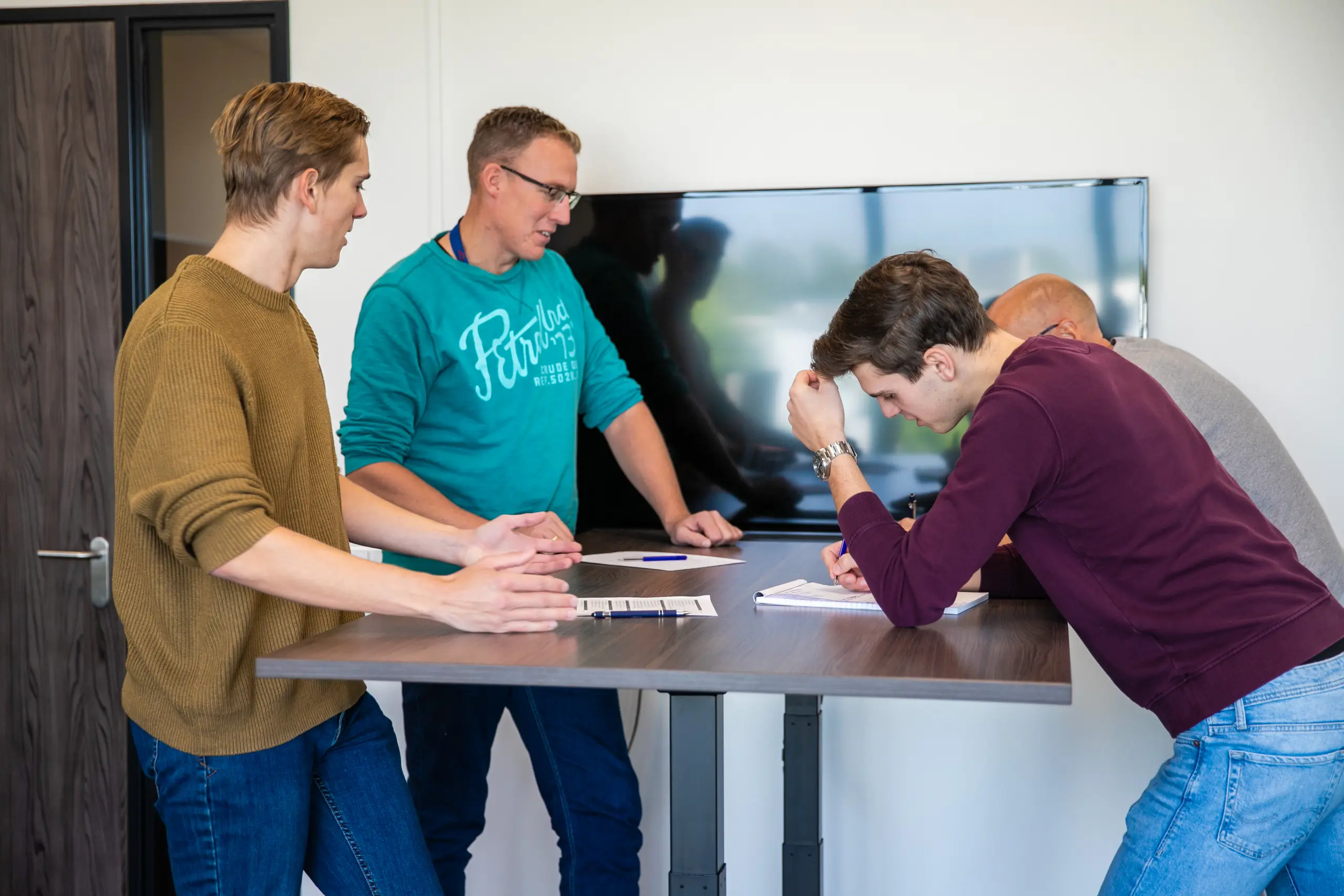 Binnenkomen en bijpraten